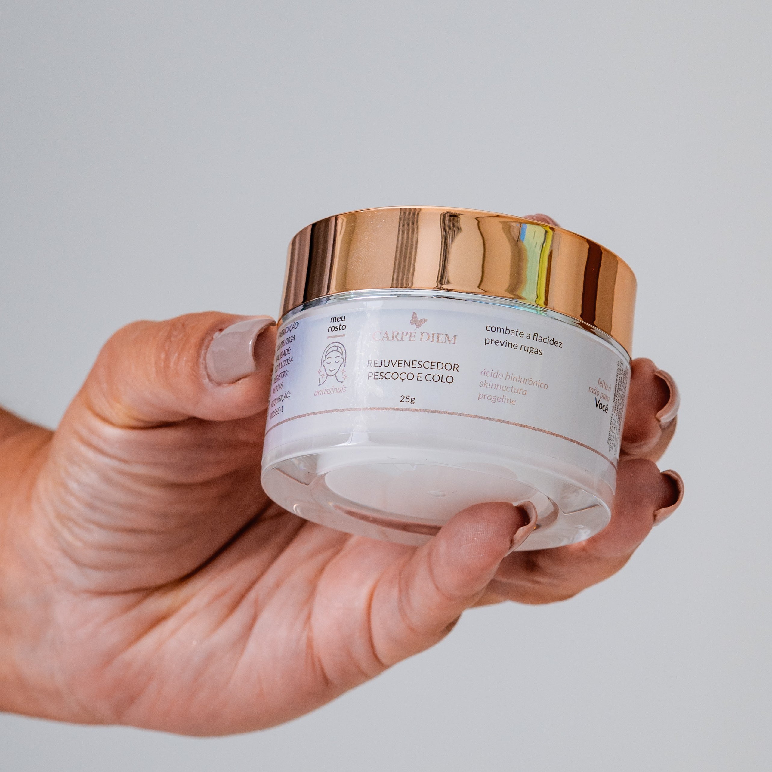 KIT TOQUE DE REJUVENESCIMENTO - Espuma de Limpeza Facial, Rejuvenescedor Pescoço e Colo, Rejuvenescedor dos Olhos e Sérum Preenchedor Firmante